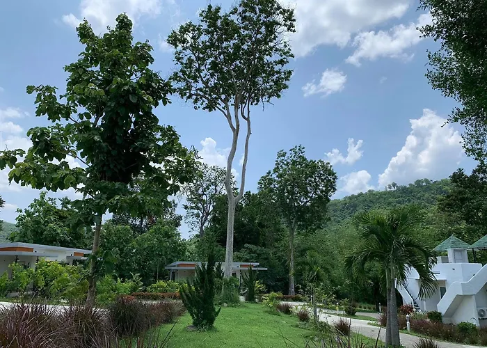 Hotel Khun Khao Tamnan Prai Ratchaburi