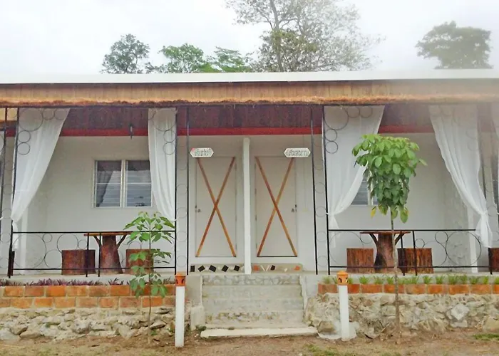 Khun Khao Tamnan Prai Hotel 2*