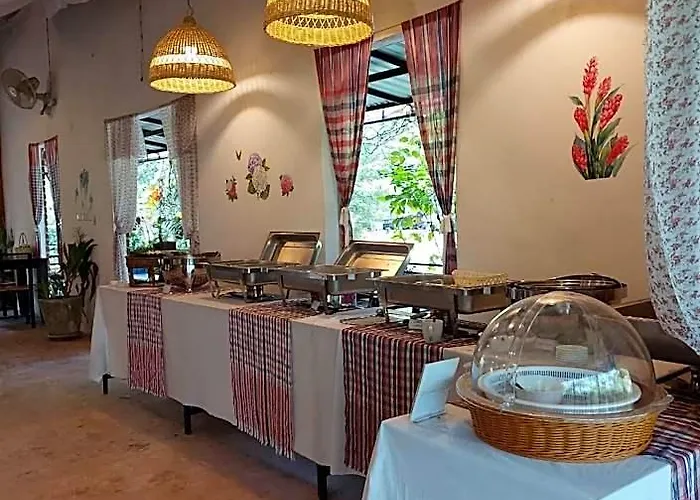 Khun Khao Tamnan Prai Hotel